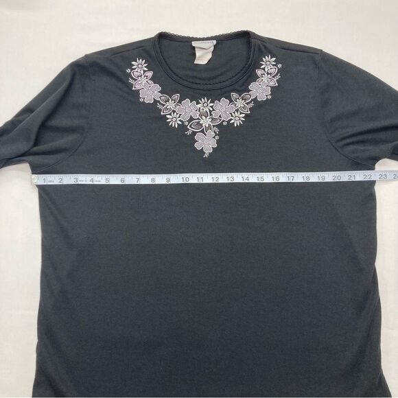 Vintage Bon Worth Top SZ S Black with White Gray Floral Appliqué 3/4 Sleeve Tee - Picture 11 of 13